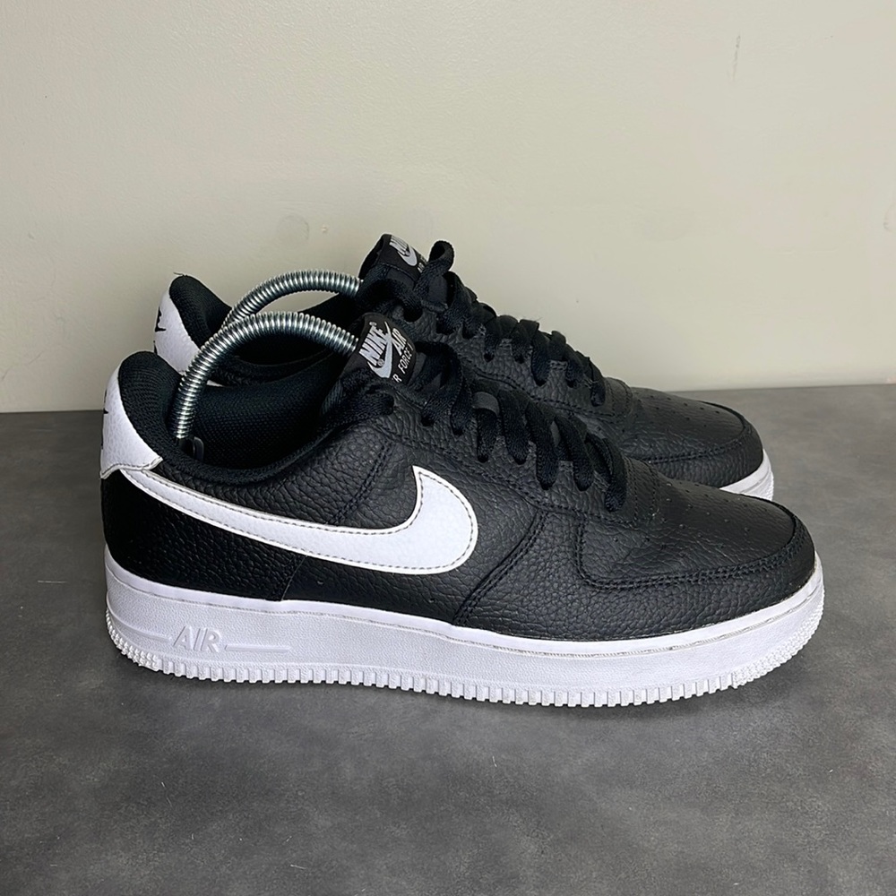 Nike Air Force 1 ‘07 Low Mens Size 8 Shoes Black/White Leather Sneakers 2021